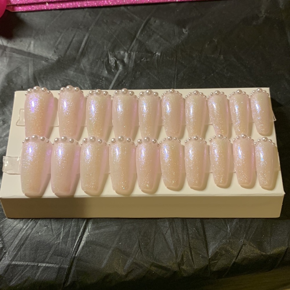 “The Pearl Next Door” glazed donut nails with pearl accents. Handmade! - Picture 2 of 3